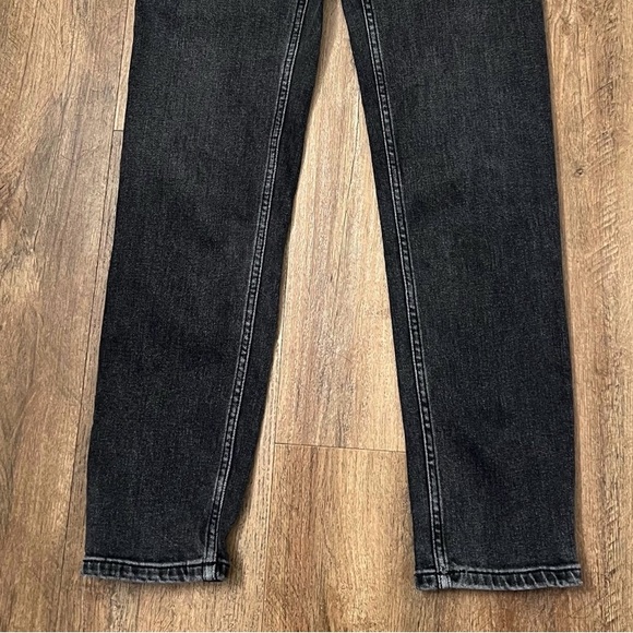 Everlane The Cheeky Jean Washed Black - Picture 8 of 12